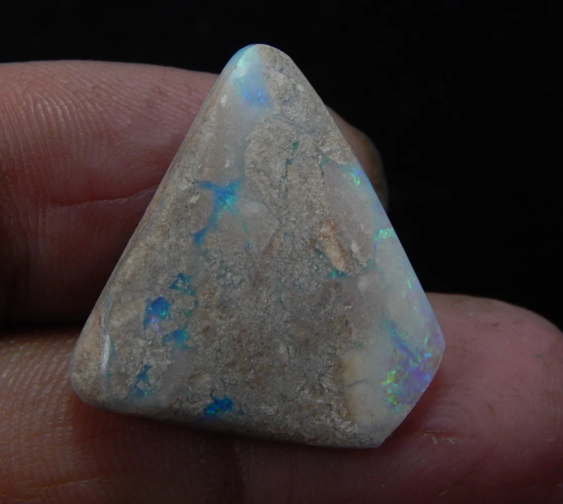Opal, Specimen, Unpolish, Australian Opal, 12 Carat Size 15x20x5 MM