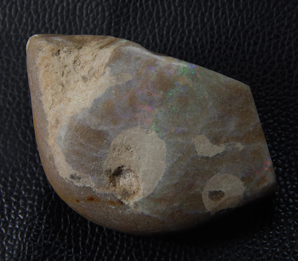 Andamooka Opal, Painted Lady , 619 Carat Fancy Shape 75x46x29 MM Good Quality