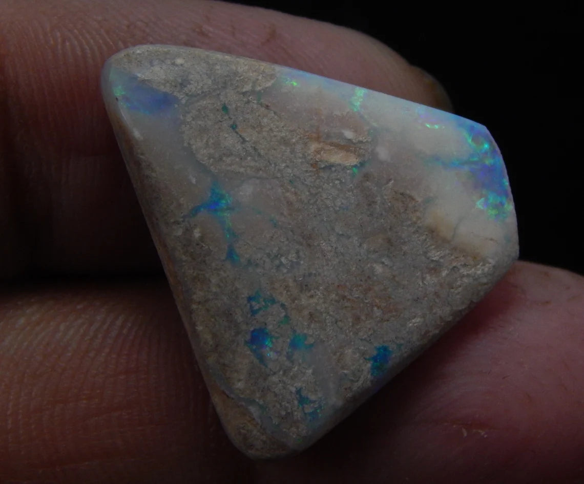 Opal, Specimen, Unpolish, Australian Opal, 12 Carat Size 15x20x5 MM