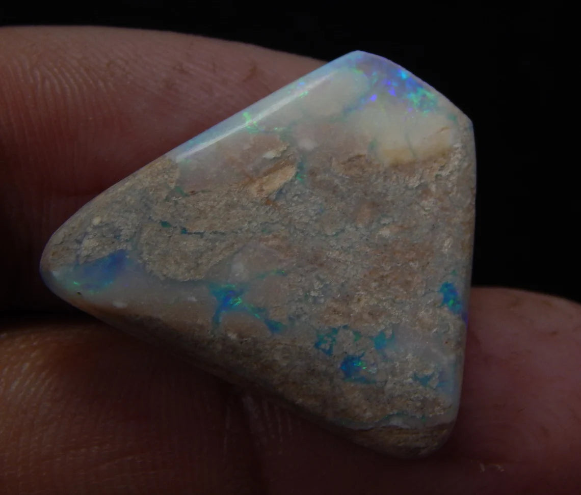 Opal, Specimen, Unpolish, Australian Opal, 12 Carat Size 15x20x5 MM