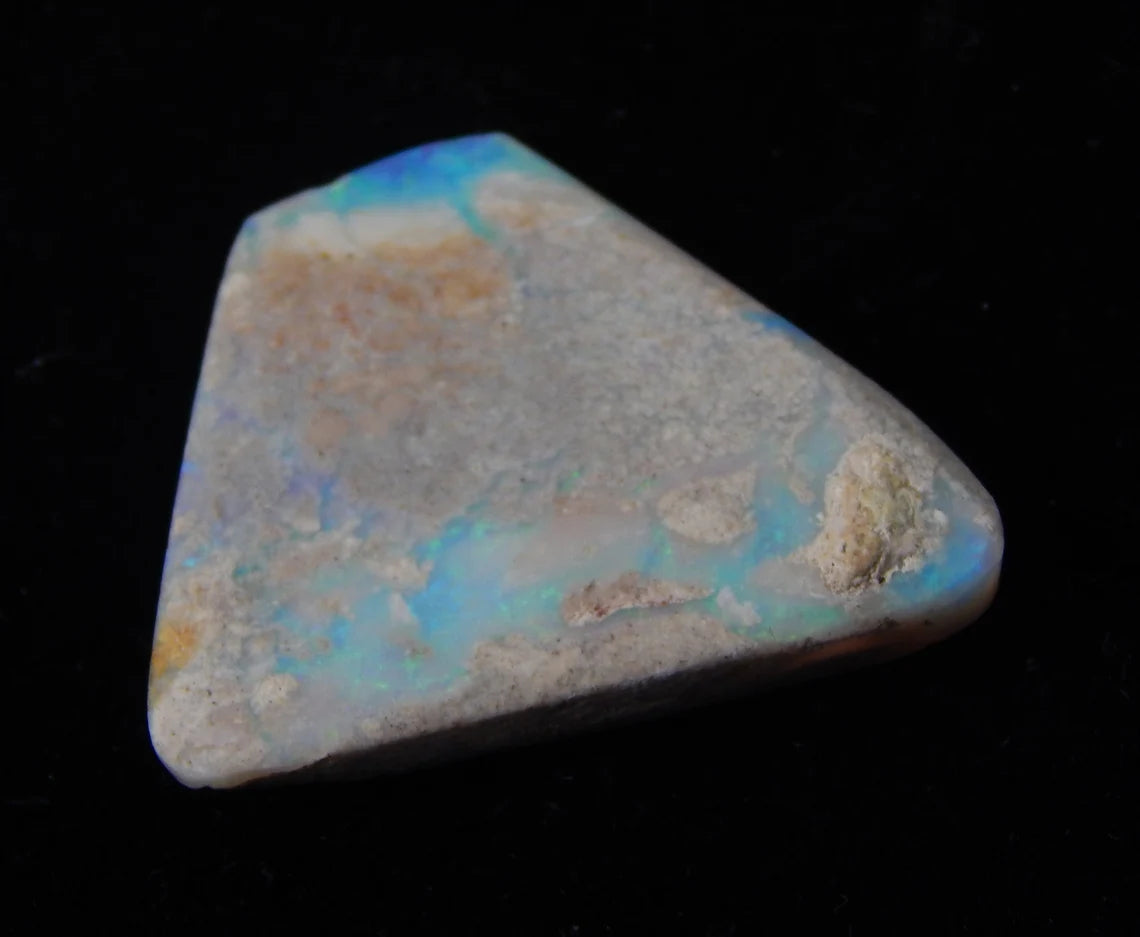 Opal, Specimen, Unpolish, Australian Opal, 12 Carat Size 15x20x5 MM