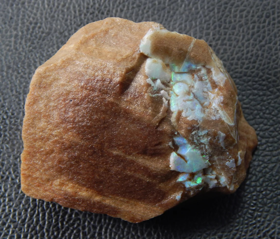 Andamooka Opal, Painted Lady , 1008 Carat Fancy Shape 66x57x43 MM Good Quality