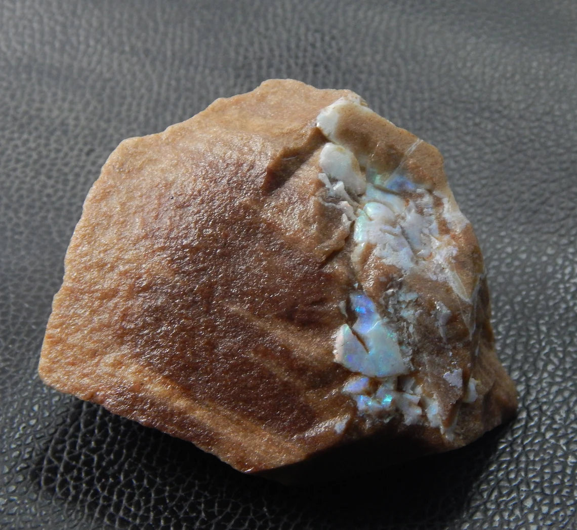 Andamooka Opal, Painted Lady , 1008 Carat Fancy Shape 66x57x43 MM Good Quality