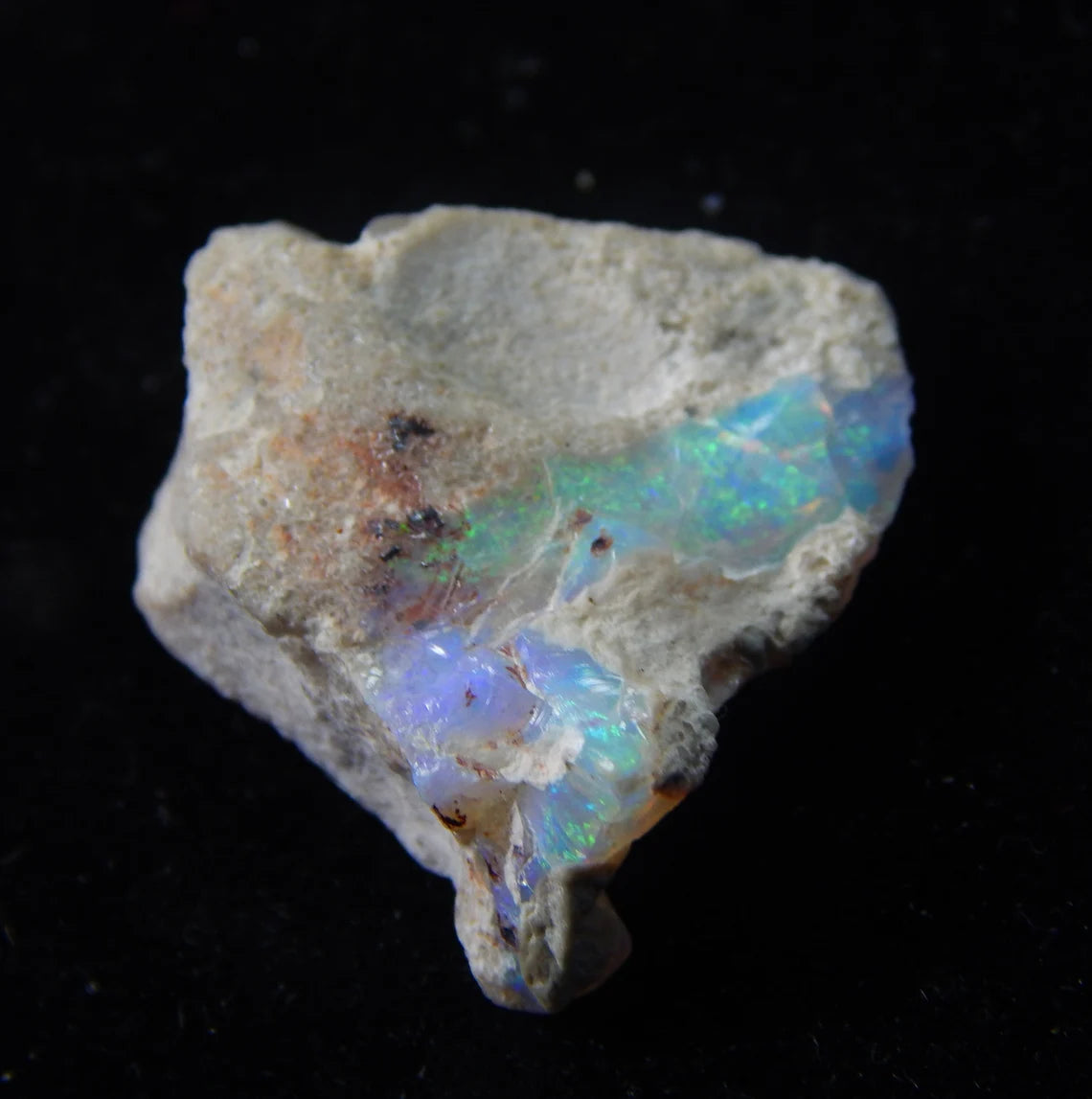 21 Carat, Opal Shell, Fancy Shape, 26x22x9 MM