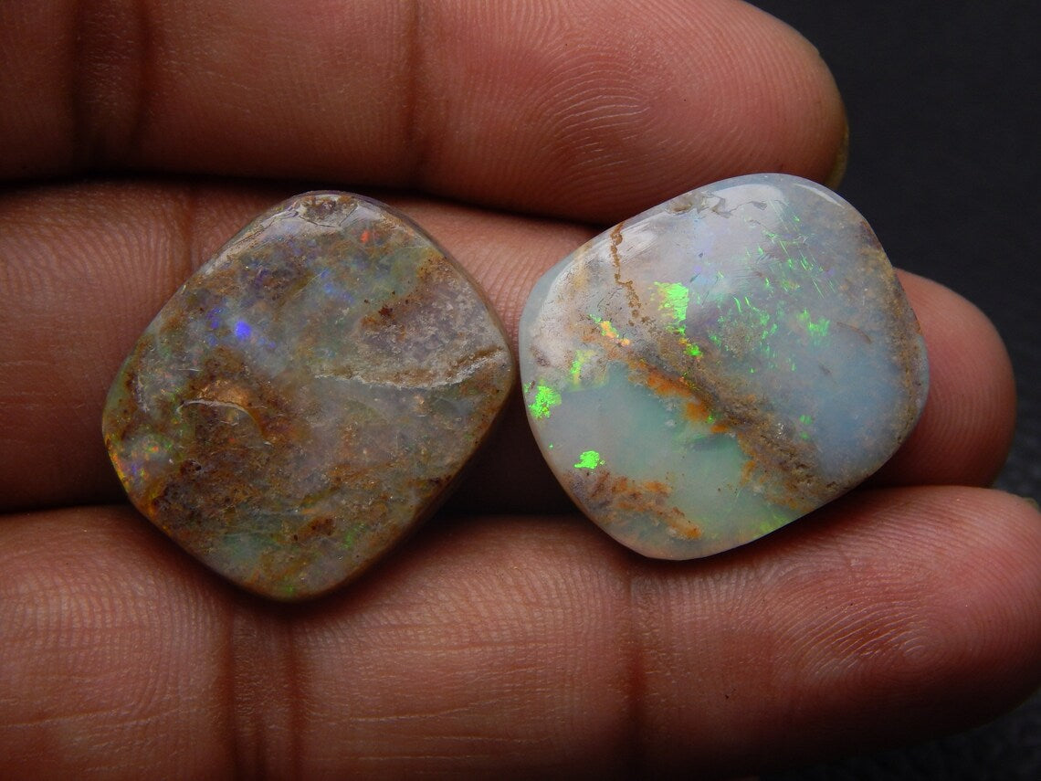 Fine Australian Opal Cabochon, 33.80 Carat Oval Shape Size 19x23 MM