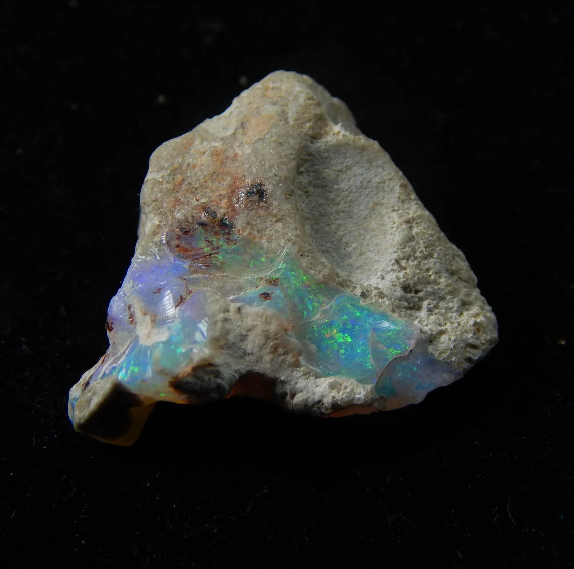 21 Carat, Opal Shell, Fancy Shape, 26x22x9 MM