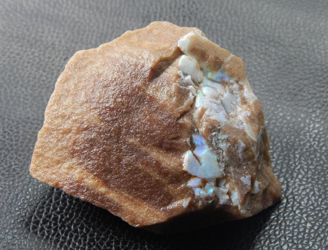 Andamooka Opal, Painted Lady , 1008 Carat Fancy Shape 66x57x43 MM Good Quality