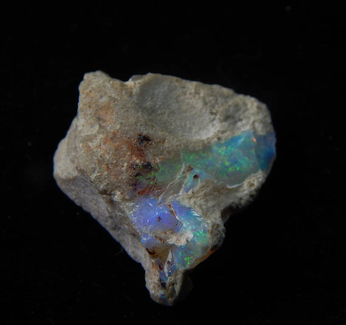 21 Carat, Opal Shell, Fancy Shape, 26x22x9 MM